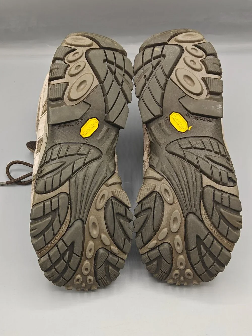 MERRELL Moab 2 Mid Men's Size 11.5 US Wide Waterproof Hiking Boots Boulder Grey